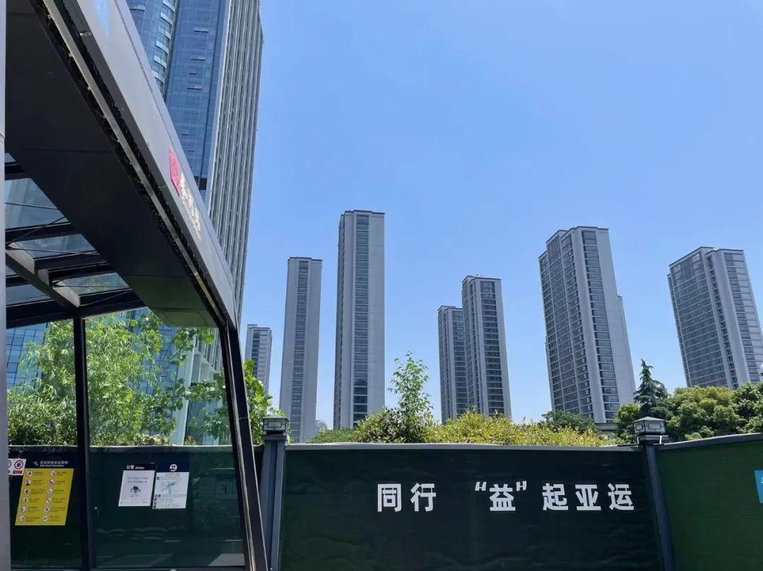 PP电子 PP电子平台滨江天街旁惊现石材版“海潮雅园” 还没交付就一堆客户问(图3)