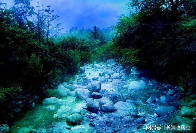 神农架真的出现“水怪”？三十年PP电子 PP电子平台前当地人发现的是什么东西？(图1)