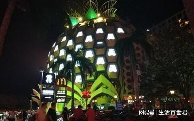 PP电子 PP电子平台三亚一奇葩商场建筑外形有趣由独特材料建筑被众人吐槽(图2)