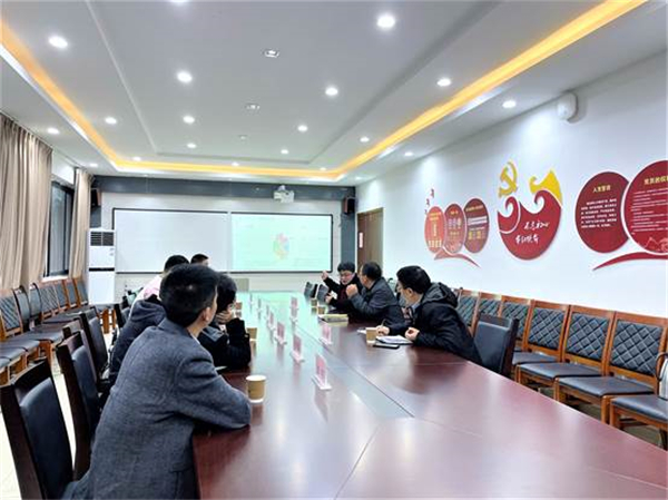 PP电子 PP电子平台2022年重庆职业技能大赛“建筑工程识图”、“建筑CAD ”项目赛项规程编制研讨会在重庆工程职业技术学院召开(图1)