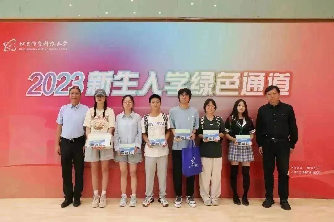 PP电子 PP电子平台新学期迎“新掌门” 信息科大校长郭福寄语新生：做有中国心的创新派(图2)